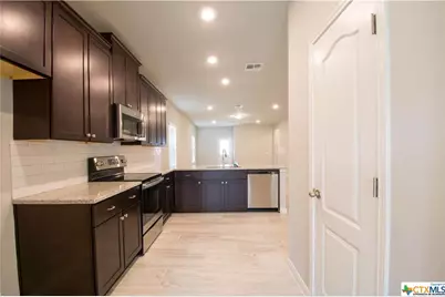 2819 Wheatfield Way, New Braunfels, TX 78130 - Photo 4