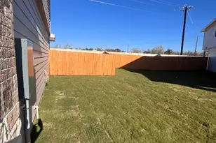 417 Lake Sweetwater Ln, Buda, TX 78610 - Photo 8