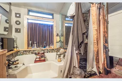 210 W Lakeshore Drive, Dripping Springs, TX 78620 - Photo 10