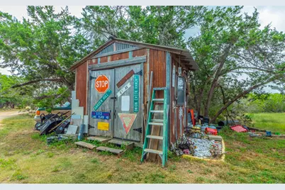 210 W Lakeshore Drive, Dripping Springs, TX 78620 - Photo 18