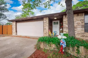 108 Lei Ct, Bastrop, TX 78602 - Photo 2