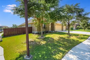 2508 Hilltop Divide Ln, Leander, TX 78641 - Photo 2