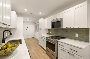 8211 Greenslope Dr, Austin, TX 78759 - Photo 10