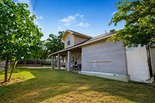 158 Buena Fortuna Rd, Elgin, TX 78621 - Photo 32