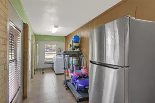 191 Jordan Ln, Elgin, TX 78621 - Photo 10