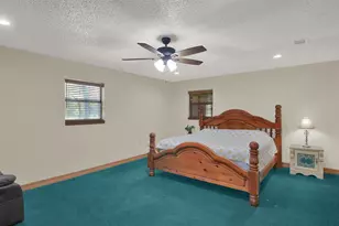 191 Jordan Ln, Elgin, TX 78621 - Photo 16