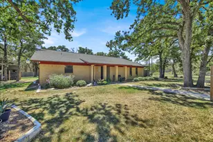 191 Jordan Ln, Elgin, TX 78621 - Photo 2