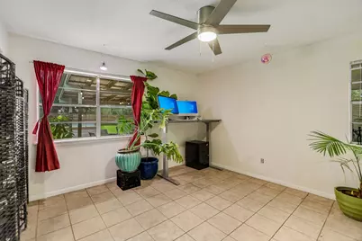 407 Hill Street, Smithville, TX 78957 - Photo 12