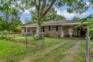 407 Hill St, Smithville, TX 78957 - Photo 1
