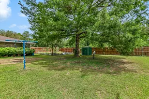 407 Hill St, Smithville, TX 78957 - Photo 18