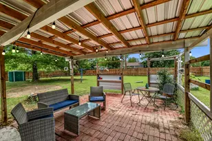 407 Hill St, Smithville, TX 78957 - Photo 14
