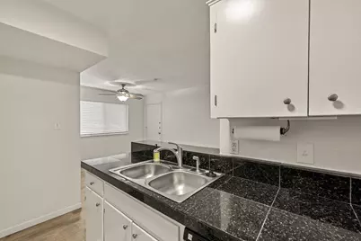 4306 Avenue A #105, Austin, TX 78751 - Photo 10