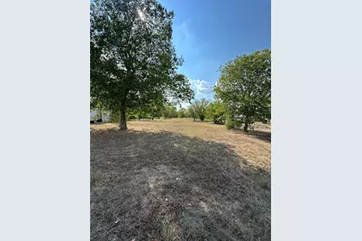 2210 Pecan Street, Bastrop, TX 78602 - Photo 4