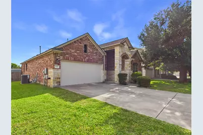 1070 Sussex Way, Round Rock, TX 78665 - Photo 2