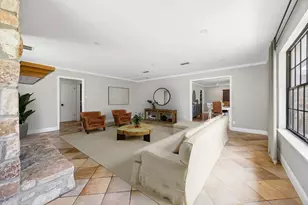 208 Maple Dr, Mountain City, TX 78610 - Photo 2