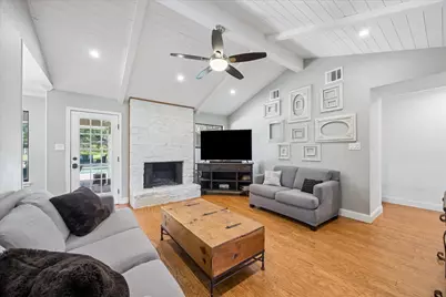208 Maple Drive, Mountain City, TX 78610 - Photo 10