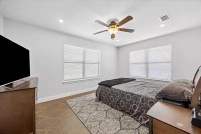 208 Maple Drive, Mountain City, TX 78610 - Photo 4