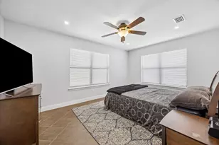 208 Maple Dr, Mountain City, TX 78610 - Photo 4