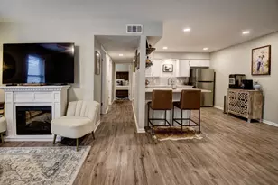 504 Hickory St, Smithville, TX 78957 - Photo 8