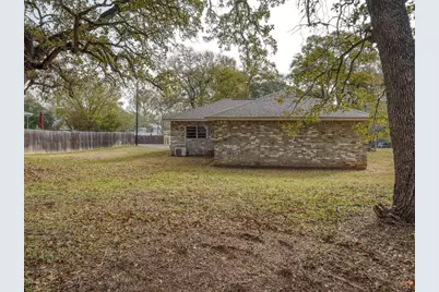 504 Hickory Street, Smithville, TX 78957 - Photo 24