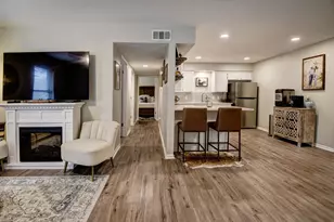 504 Hickory St, Smithville, TX 78957 - Photo 8