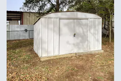 504 Hickory Street, Smithville, TX 78957 - Photo 26