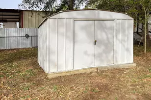 504 Hickory St, Smithville, TX 78957 - Photo 26