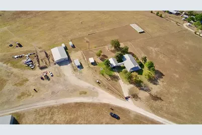 1351 Cr 320, Granger, TX 76530 - Photo 4