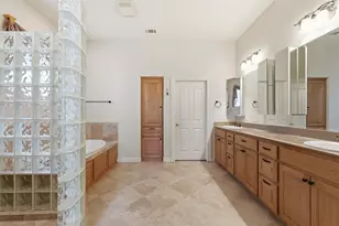 404 10 Oaks Dr, Georgetown, TX 78633 - Photo 16