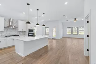 808 Crescent View Dr, Georgetown, TX 78628 - Photo 4