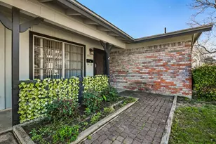 8511 Burrell Dr, Austin, TX 78757 - Photo 4