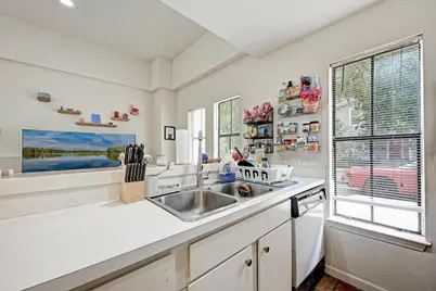 712 Graham Place #101, Austin, TX 78705 - Photo 14