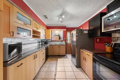 902 Ray Berglund Boulevard, Round Rock, TX 78664 - Photo 12