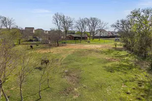 902 Ray Berglund Blvd, Round Rock, TX 78664 - Photo 2