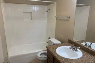 7208 Creekside Dr, Austin, TX 78752 - Photo 12