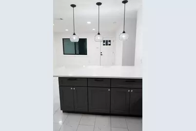 2014 Pecan Street, Bastrop, TX 78602 - Photo 2