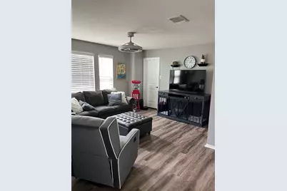 128 Carrington Street, Hutto, TX 78634 - Photo 2