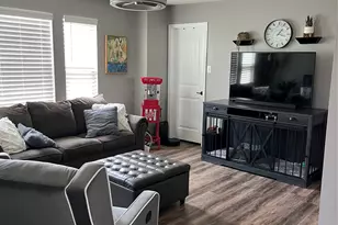 128 Carrington St, Hutto, TX 78634 - Photo 2