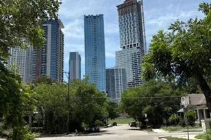 1006 Willow St, Austin, TX 78702 - Photo 2