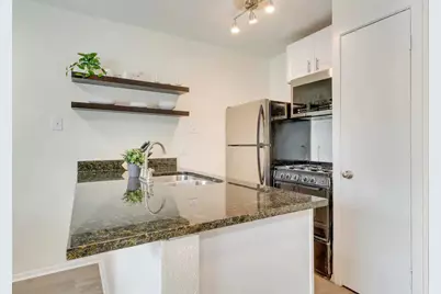 2401 Manor Rd #129, Austin, TX 78722 - Photo 20