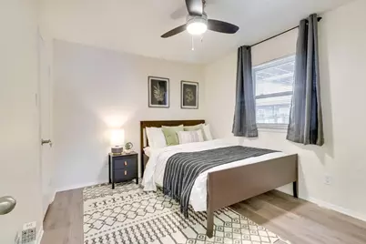 2401 Manor Rd #129, Austin, TX 78722 - Photo 10