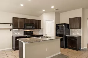 110 Denton Dr, Hutto, TX 78634 - Photo 8