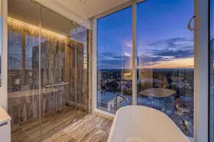 313 W 17th St, Austin, TX 78701 - Photo 18