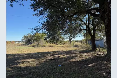 1420 E Cameron Avenue, Rockdale, TX 76567 - Photo 6