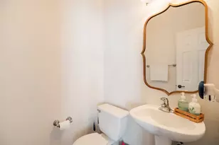 2404 E 13th St, Austin, TX 78702 - Photo 18