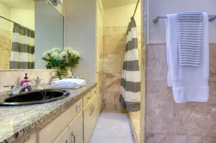 2400 Jarratt Ave, Austin, TX 78703 - Photo 8
