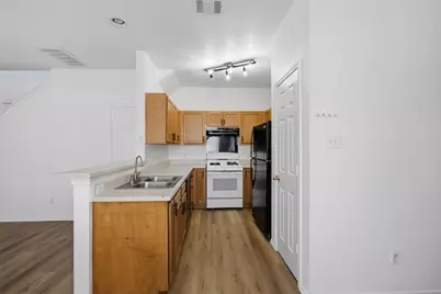 13808 Harris Ridge Boulevard #B, Pflugerville, TX 78660 - Photo 10