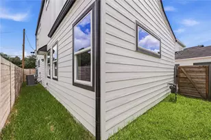 6809 Porter St, Austin, TX 78741 - Photo 34