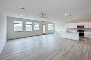 504 Millbrook Blvd, San Marcos, TX 78666 - Photo 4