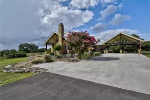 633 Trails End Rd, Johnson City, TX 78636 - Photo 2